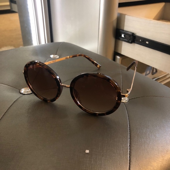 5 for $30 sunglasses - Picture 4 of 4